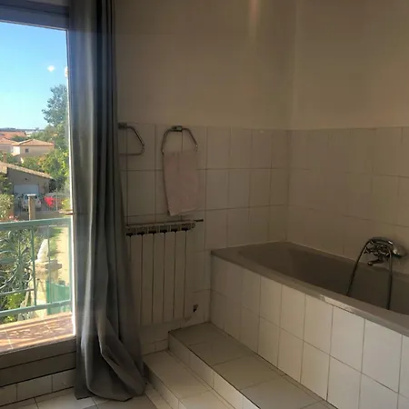 Terrasse Privee Piscine Homestay Marseille