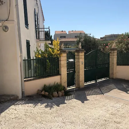 Terrasse Privee Piscine Homestay *